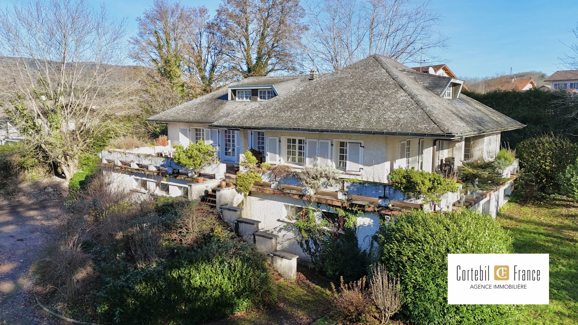 A Vendre A Cruseilles - Villa A Rénover De 710 m2 Utiles